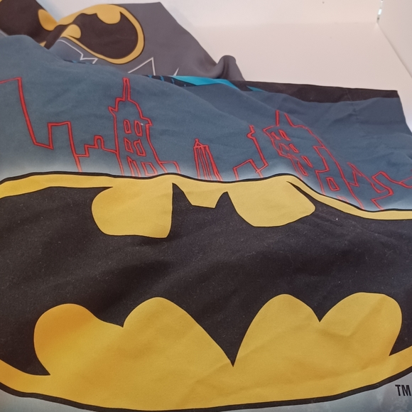 BATMAN Twin Sheet 2 matching pillow cases - Picture 3 of 10